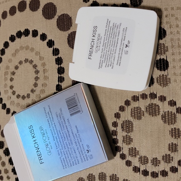 KAB Cosmetics Glow Powder in French Kiss 0.28 oz - Picture 2 of 4